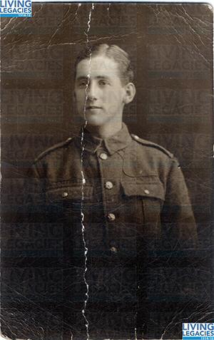 ID285 - Artefacts relating to - Angus MacKenzie Sgt, Royal Army Service Corps, Ulster Division